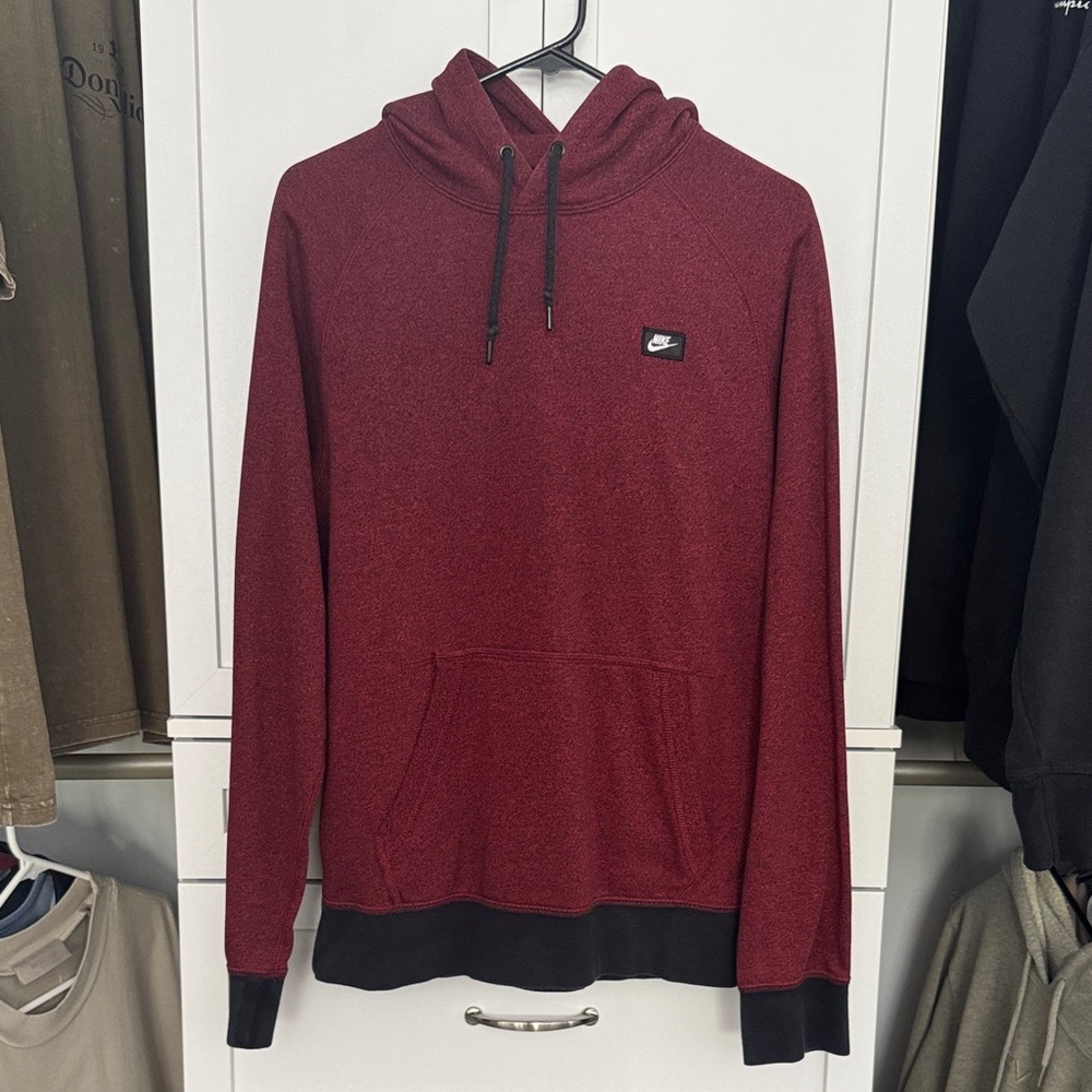 Nike Men's Maroon Hoodie with Black Accents
